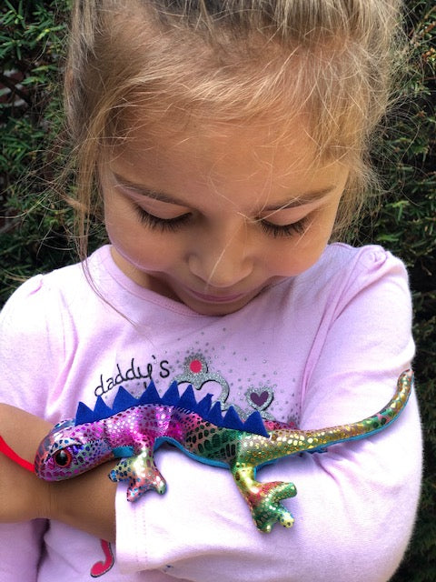 Chameleon lizard toy