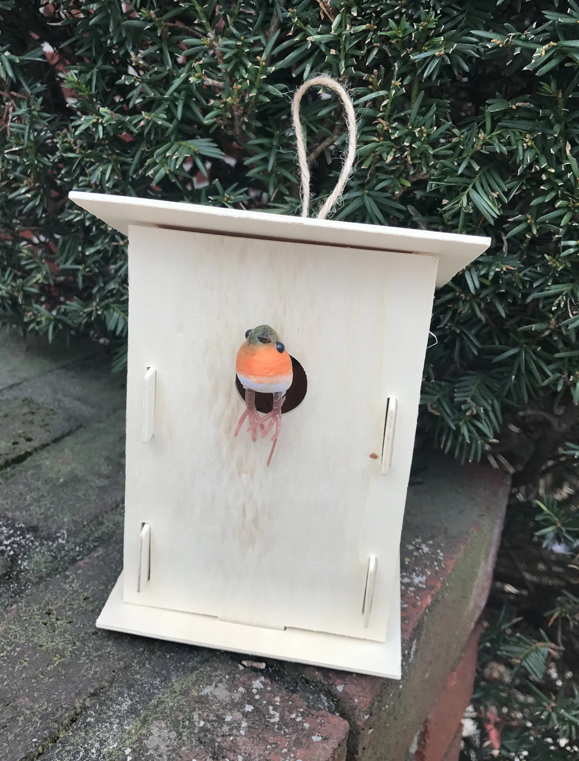 Build a birdhouse art project craft for kids Spring